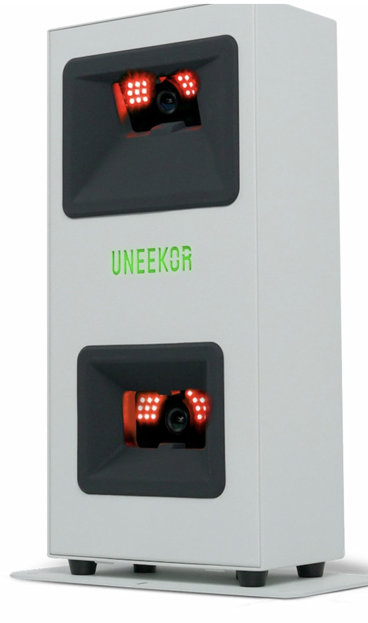 Uneekor EYE MINI CORE Launch Monitor